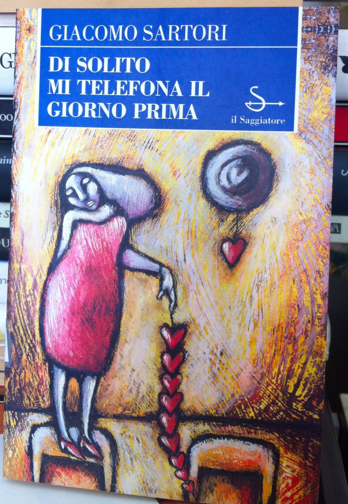 Di solito mi telefona il giorno prima
